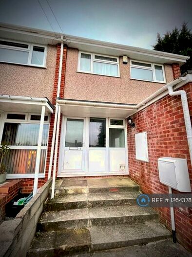 3 Bedroom End Of Terrace House To Rent In Wentforth Drive, Bristol, BS15