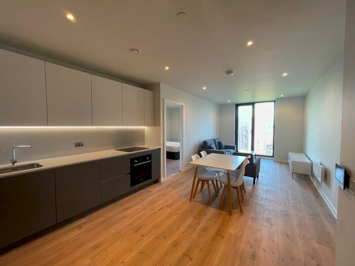 2 Bedroom Flat To Rent In Aspin Lane, Manchester, M4