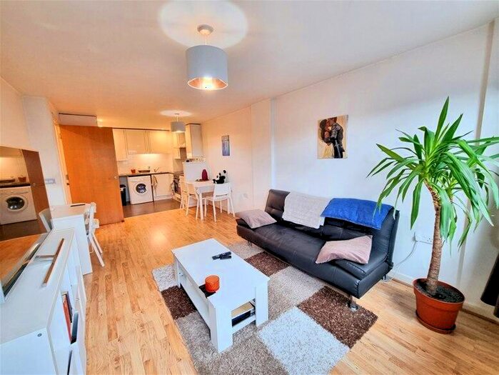 1 Bedroom Flat To Rent In Ibex House, Stratford, E15