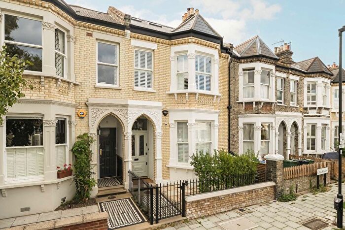 5 Bedroom Property To Rent In Elms Crescent, London, SW4