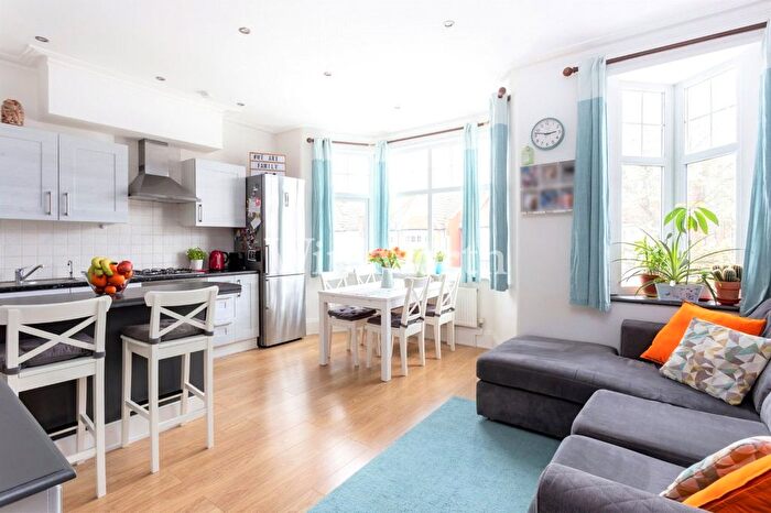2 Bedroom Flat To Rent In Kingsley Road, London, N13