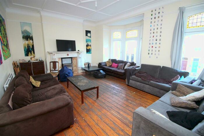 6 Bedroom Terraced House To Rent In Devonshire Place, Newcastle Upon Tyne, NE2