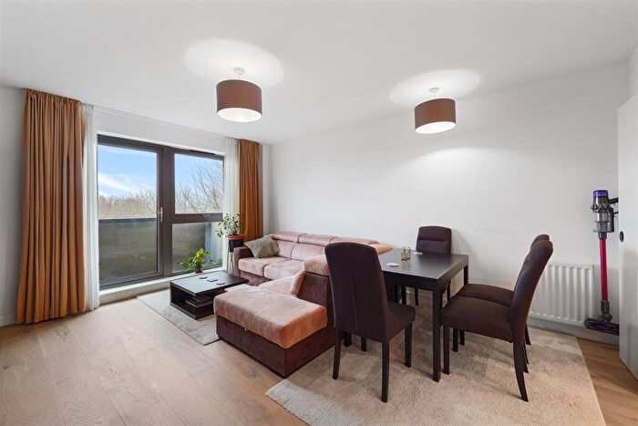 2 Bedroom Flat For Sale In Edgar Myles House, Canning Town, E16