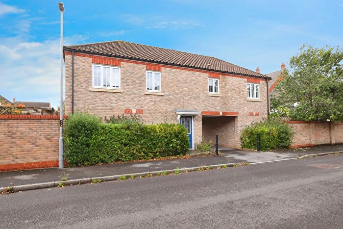 2 Bedroom Flat For Sale In Wellworthy Drive, Salisbury, SP2
