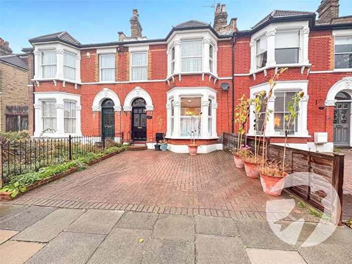 3 Bedroom Terraced House For Sale In Earlshall Road, London, SE9