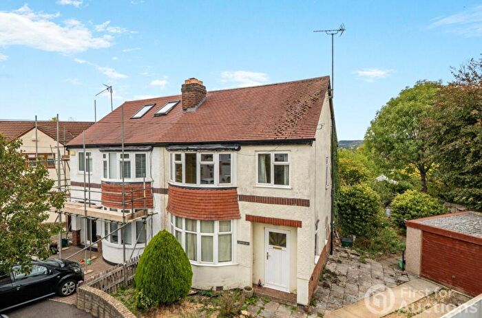 3 Bedroom Semi Detached House For Sale In Chatsworth Drive, Cheltenham, Gloucestershire, GL53