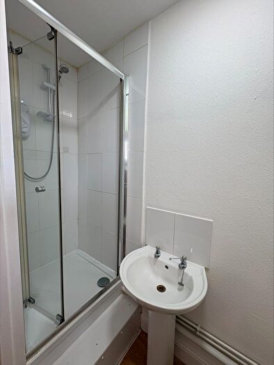 Studio To Rent In Ferndale Road, Swindon, SN2