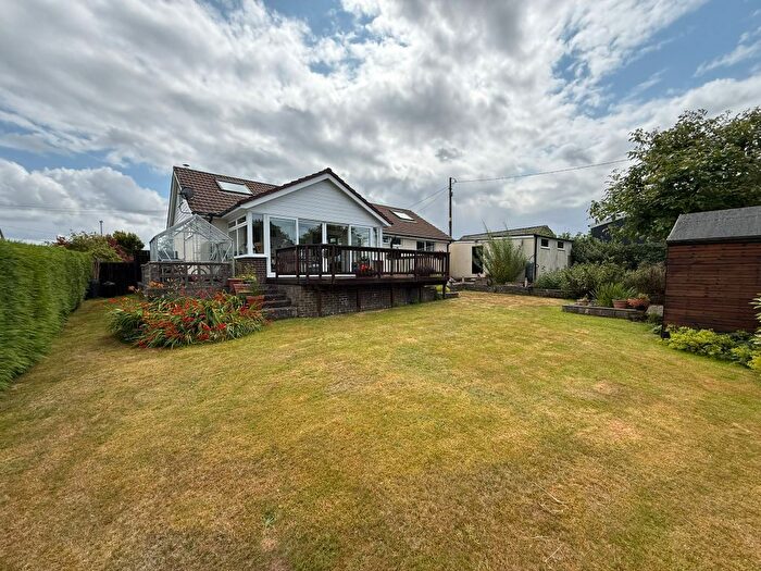 4 Bedroom Detached Bungalow For Sale In Pant-Y-Crug, Capel Seion, SY23
