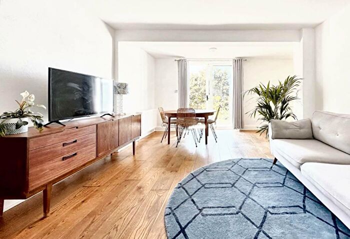 3 Bedroom Detached House For Sale In Ashurst Avenue, Saltdean, BN2