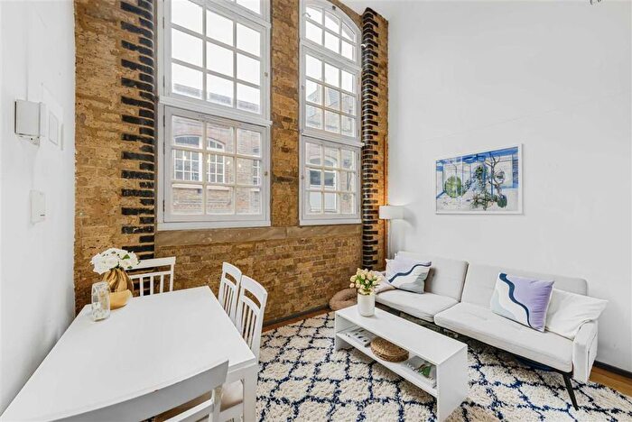 2 Bedroom Flat To Rent In Hanway Place, London, W1T