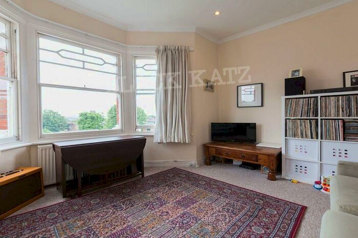 2 Bedroom Flat To Rent In Christchurch Road, N8