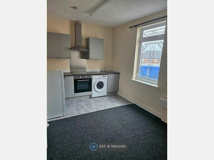 1 Bedroom Flat To Rent In First Floor, Halesowen, B63