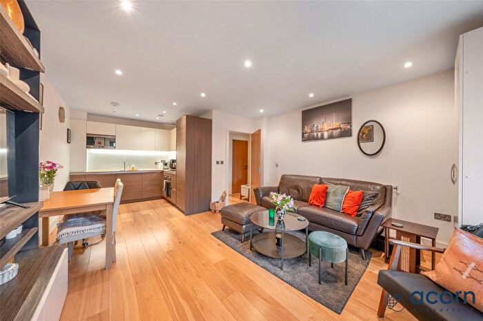 1 Bedroom Flat For Sale In Arrandene Apartments, Silverworks Close, London, NW9