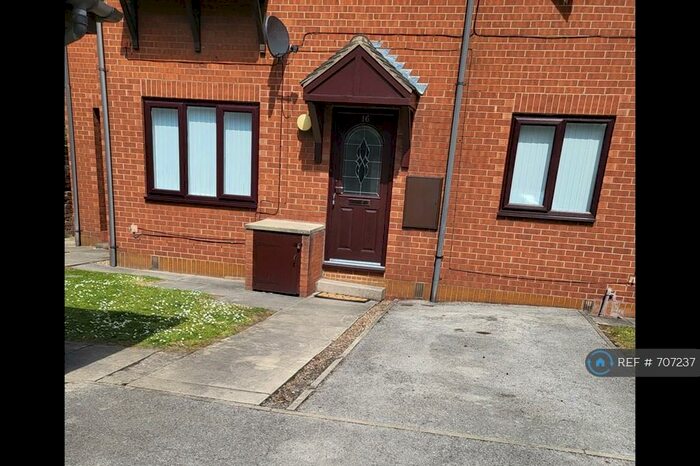 1 Bedroom Flat To Rent In Axholme Court, Doncaster, DN2