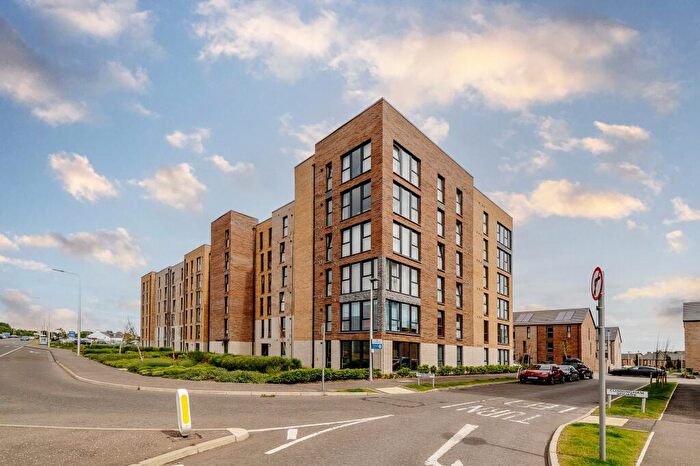 2 Bedroom Apartment For Sale In Cunningham Square, Edinburgh, EH15