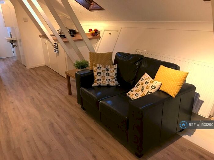 Studio To Rent In Parkstone Heights, Poole, BH14