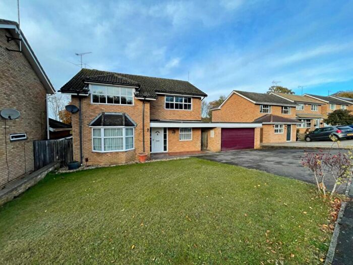 4 Bedroom Detached House To Rent In Sunnycroft, High Wycombe, HP13