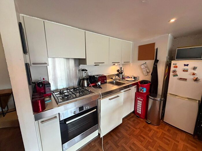 1 Bedroom Flat To Rent In SchoolHouse Yard, SE18