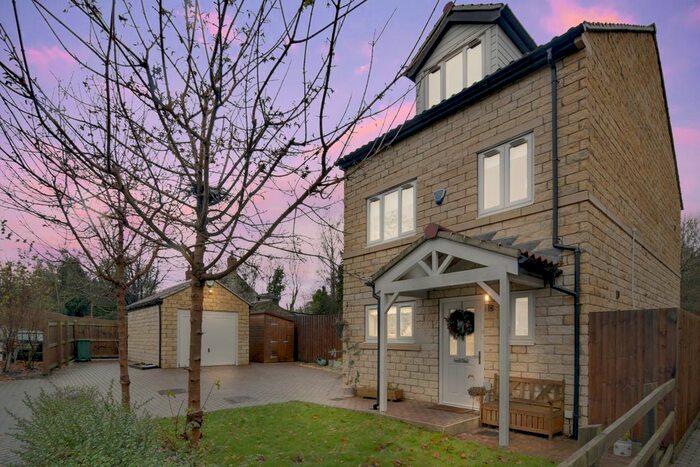 4 Bedroom Detached House For Sale In Abbeystone Gardens, Monk Fryston, Leeds, LS25