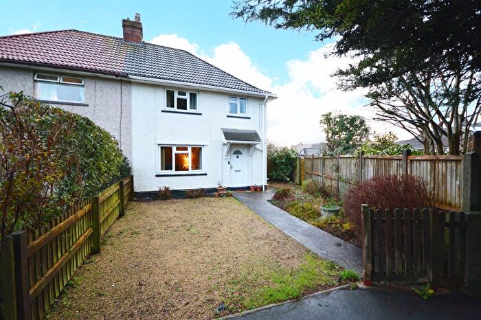 3 Bedroom Semi Detached House For Sale In Cranmore Avenue, Keynsham, Bristol, BS31