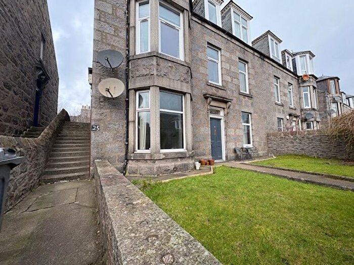 3 Bedroom Flat To Rent In Elmfield Avenue, City Centre, Aberdeen, AB24