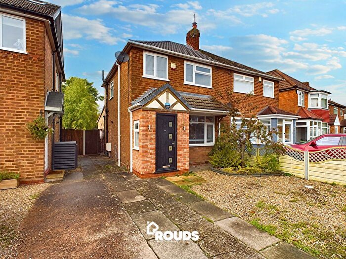3 Bedroom Semi-Detached House To Rent In Middleton Road, Shirley, Solihull, West Midlands, B90