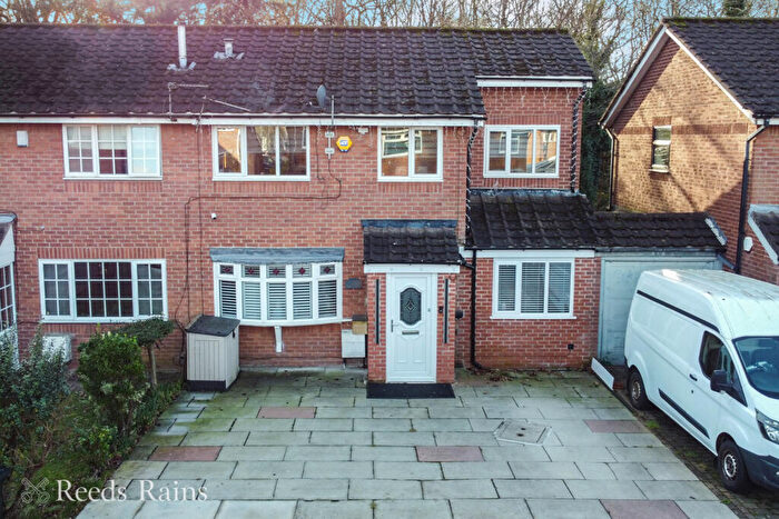 4 Bedroom Semi-Detached House For Sale In Firtree Avenue, Sale, Greater Manchester, M33