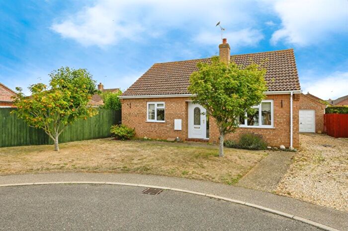 2 Bedroom Detached Bungalow For Sale In Cameron Crescent, Snettisham, King's Lynn, PE31