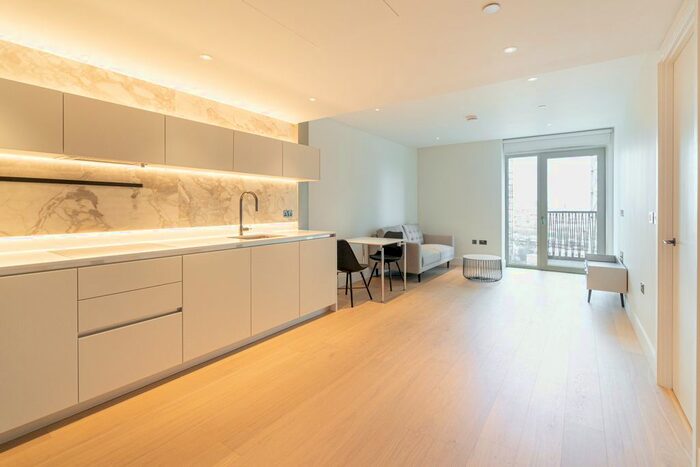 1 Bedroom Flat To Rent In White City Living, Parkside Apartments, Cascade Way, White City, W12