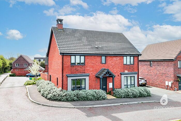 4 Bedroom Detached House For Sale In Mayflower Meadow, Spencers Wood, RG7