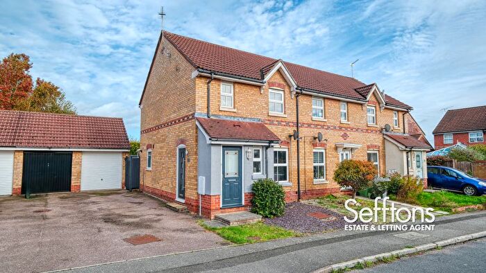 3 Bedroom End Of Terrace House For Sale In Dalbier Close, Norwich, Norfolk, NR7