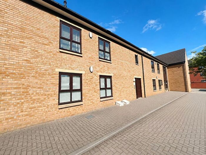 2 Bedroom Flat To Rent In Park Corner, Northampton, NN5