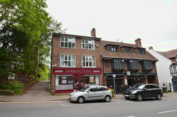 2 Bedroom Flat To Rent In Station Approach, Tadworth KT20