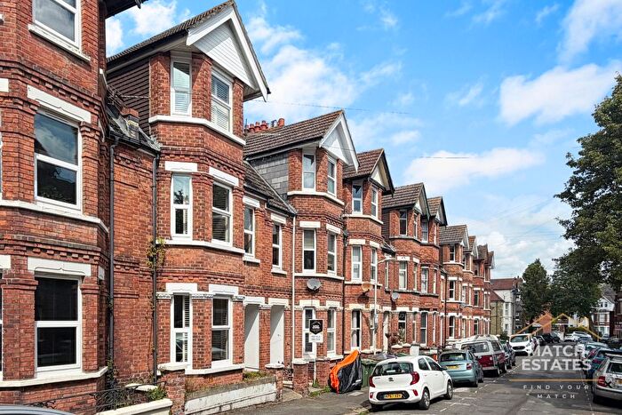 2 Bedroom Flat To Rent In Radnor Park Crescent, Folkestone, Kent, CT19