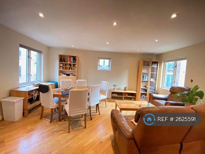 3 Bedroom Flat To Rent In Kempton Court, London, E1