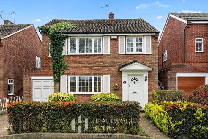 4 Bedroom Semi Detached House For Sale In Tippendell Lane, St. Albans, AL2