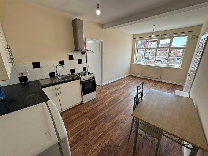 2 Bedroom Flat To Rent In Burnt Oak Broadway, Edgware, HA8