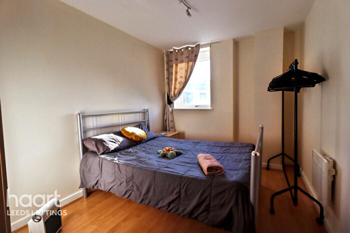 2 Bedroom Apartment To Rent In Aspect, City Centre, LS2