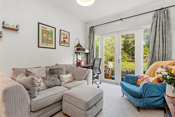 1 Bedroom Flat For Sale In Ritherdon Road, London, SW17