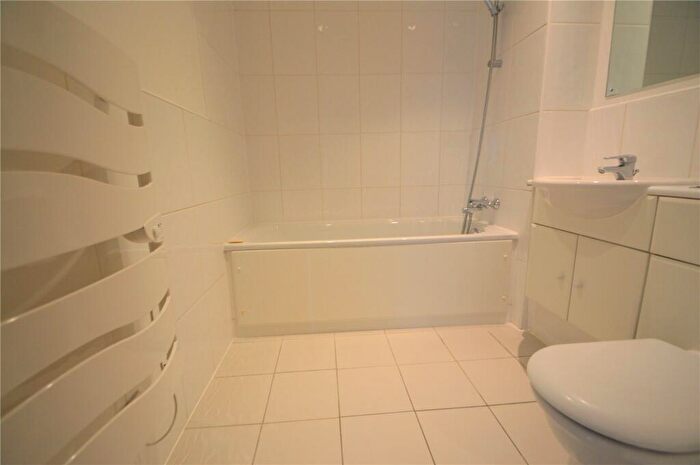 2 Bedroom Apartment To Rent In Park Lane, Croydon, CR0