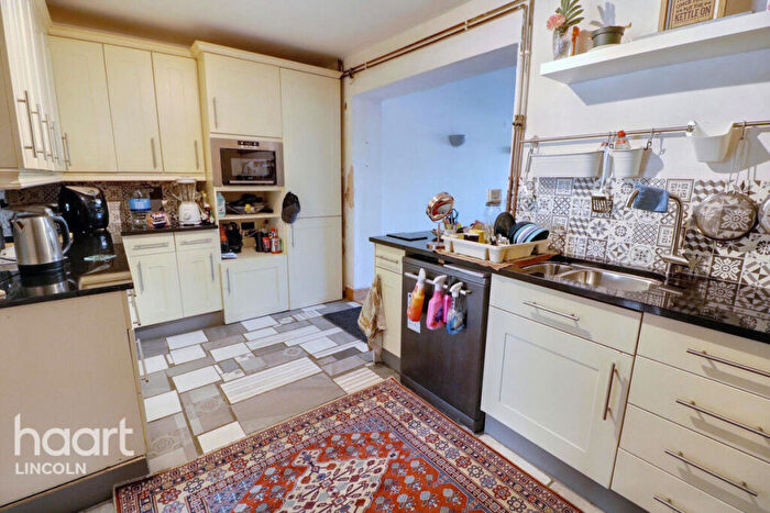 2 Bedroom Semi-Detached House For Sale In St Peters Avenue, Lincoln, LN6