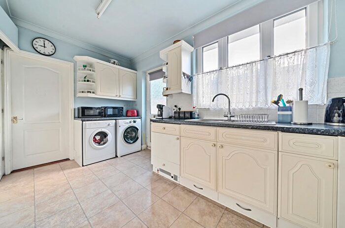 2 Bedroom Bungalow For Sale In Maidstone Road, Borden, Sittingbourne, Kent, ME9