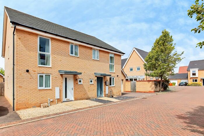 3 Bedroom Semi-Detached House For Sale In Spitfire Road, Upper Cambourne, Cambridge, CB23