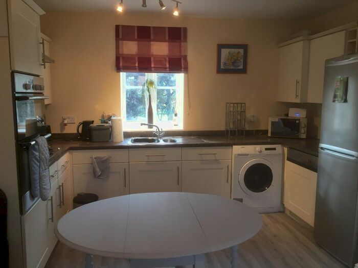 3 Bedroom Flat To Rent In Springfield Court, Stonehouse, Stonehouse, GL10