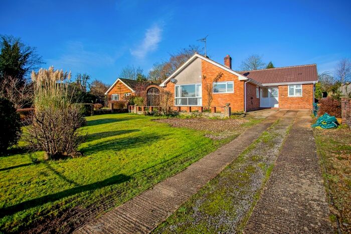 4 Bedroom Bungalow To Rent In Astley Close, Pewsey SN9