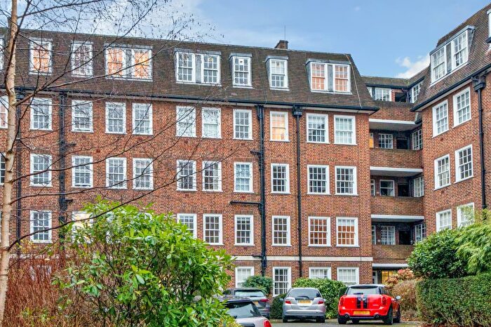 1 Bedroom Flat For Sale In Greenhill, Hampstead Village, NW3