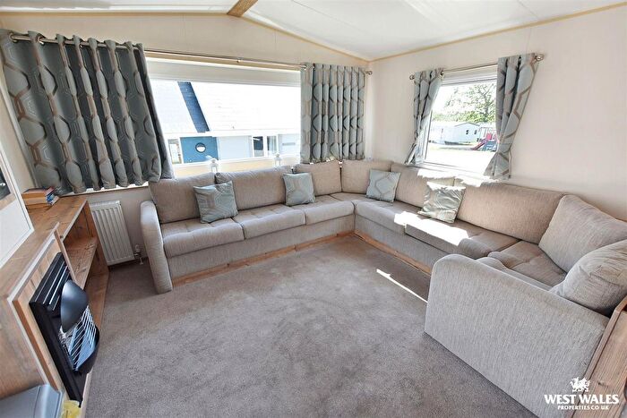 3 Bedroom Mobile/park Home For Sale In Rosehill Caravan Park, Portfield Gate, Haverfordwest, SA62