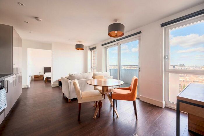 Studio To Rent In Ivy Point, Hannford Walk, Bow, London, E3