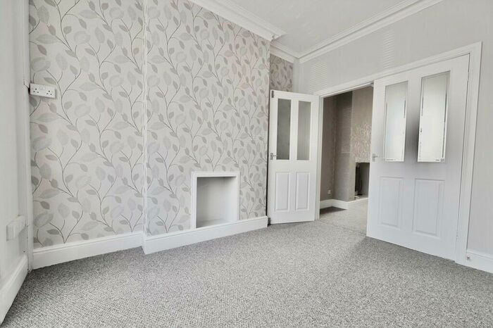 3 Bedroom End Of Terrace House For Sale In Daubney Street, Cleethorpes, DN35