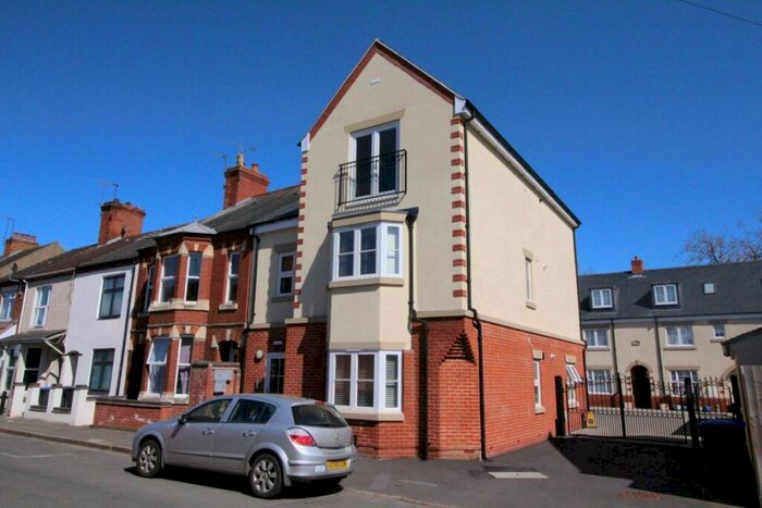 2 Bedroom Flat To Rent In Temple Street, CV21
